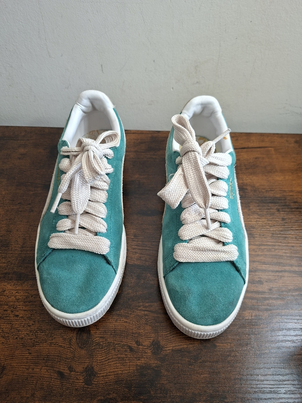 Puma Suede Sneakers Tiffany Blue Colorway Women’s Size 7 Fat Laces Retro Style